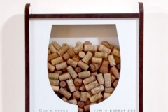 Quadro-Rolhas-Taça-Frontal